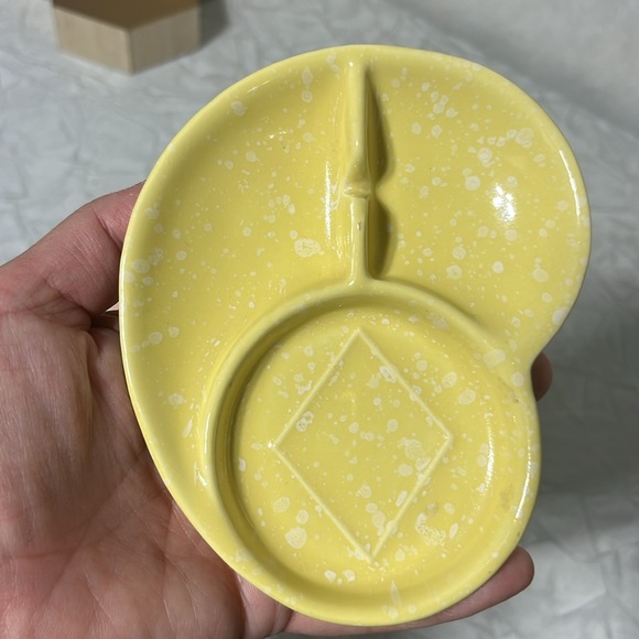 Set of 2 Shawnee USA 411 cup coaster/ ashtrays pink heart and yellow diamond mcm - Picture 4 of 13